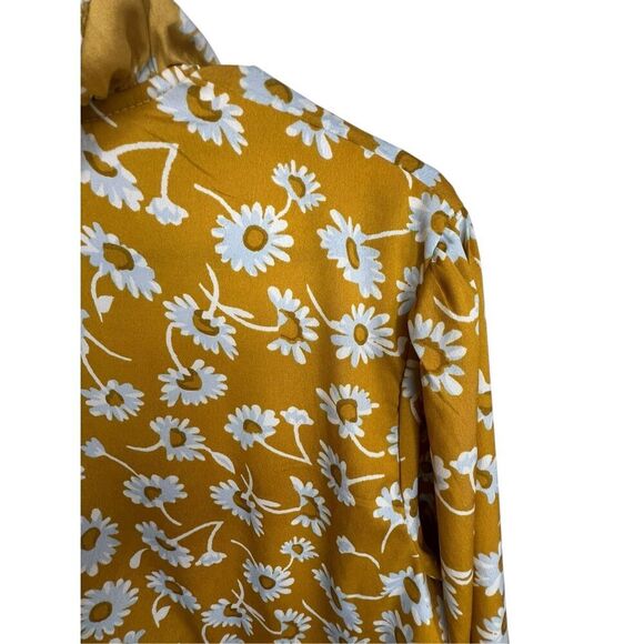 Boohoo Floral Pattern Button Up Lightweight Long Sleeve Midi Dress - Picture 2 of 5